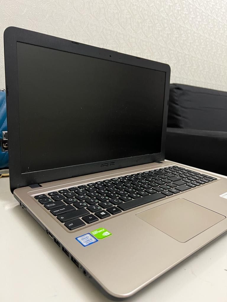 Ноутбук asus Vivobook