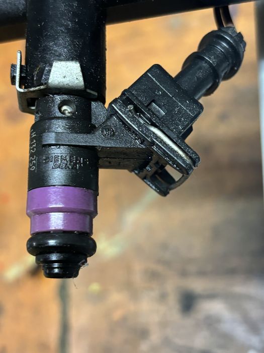 Injectoare Siemens Deka  renault scenic 3  1.6 16 v. Benzină euro 5