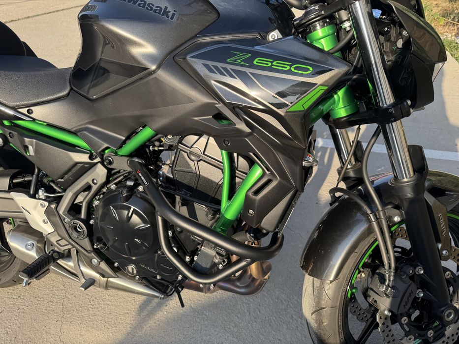 Vand Kawasaki Z650 2024 ca Nou - Garanție, CASCO, Accesorii de Top!