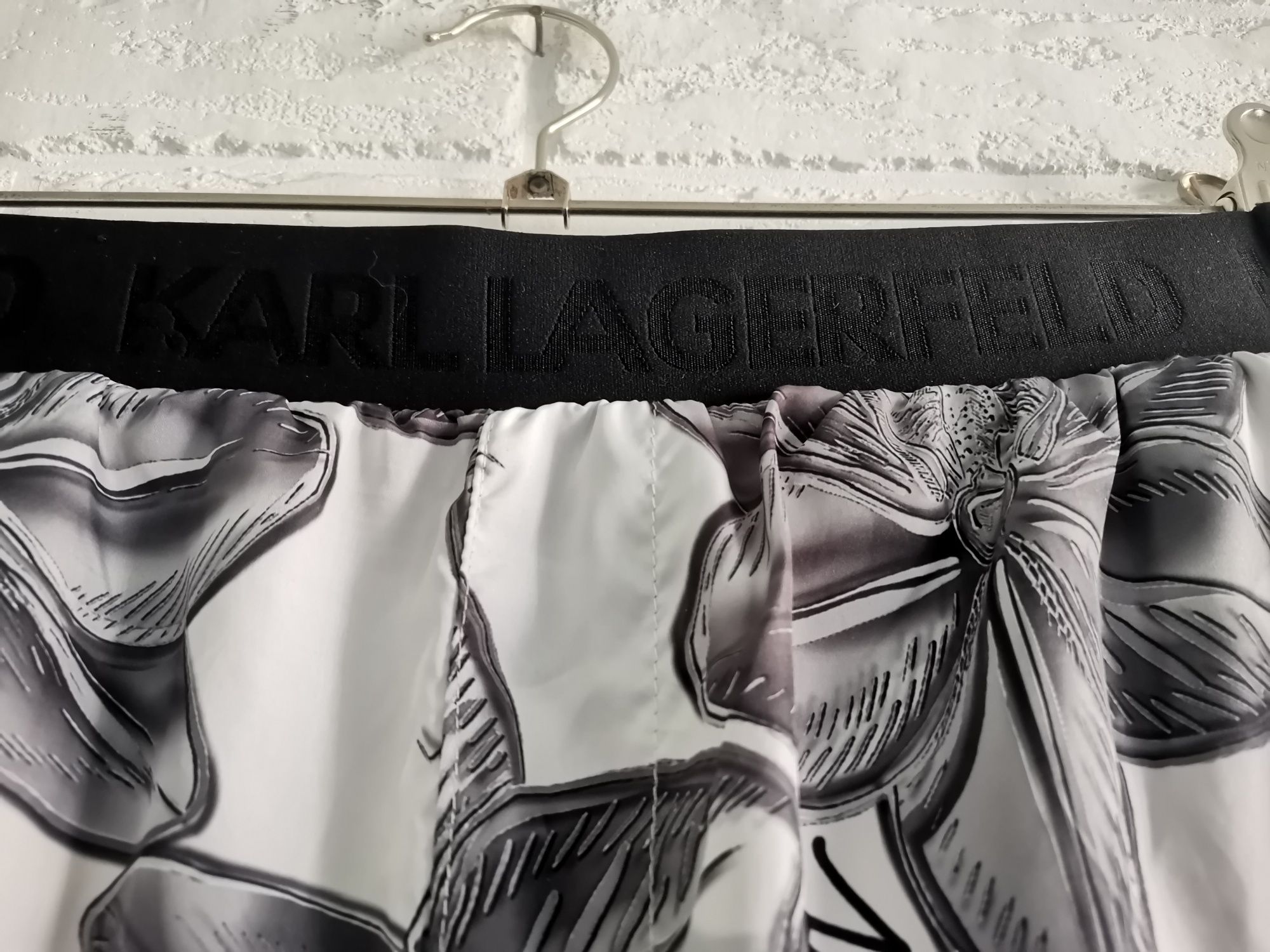 Бански Karl LAGERFELD, размер S.