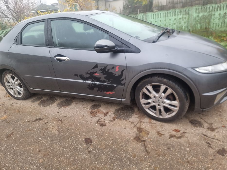 Dezmembrez Honda civic 1.8 i-vtec 2010