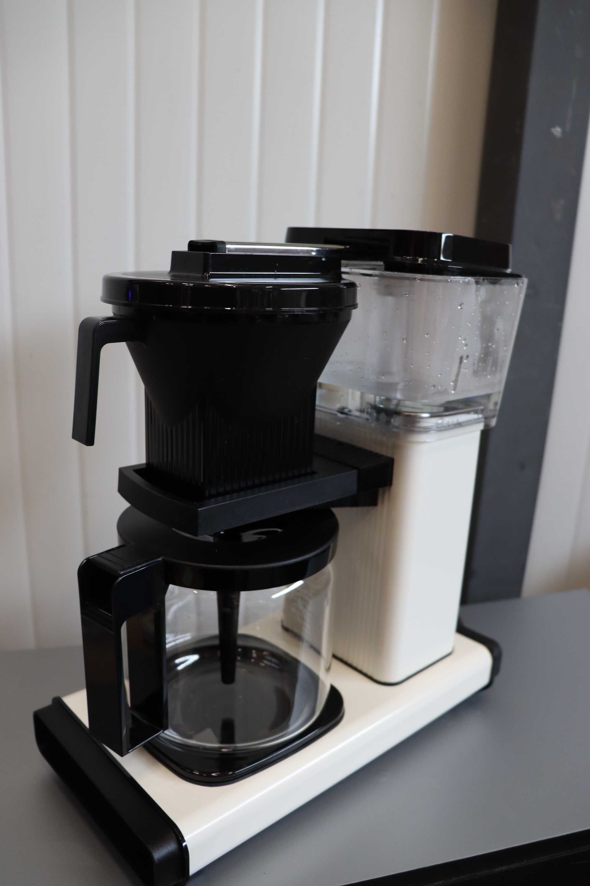Moccamaster KBGV Select Кафемашина за 10 чаши, бяла, 40 унции, 1.25L