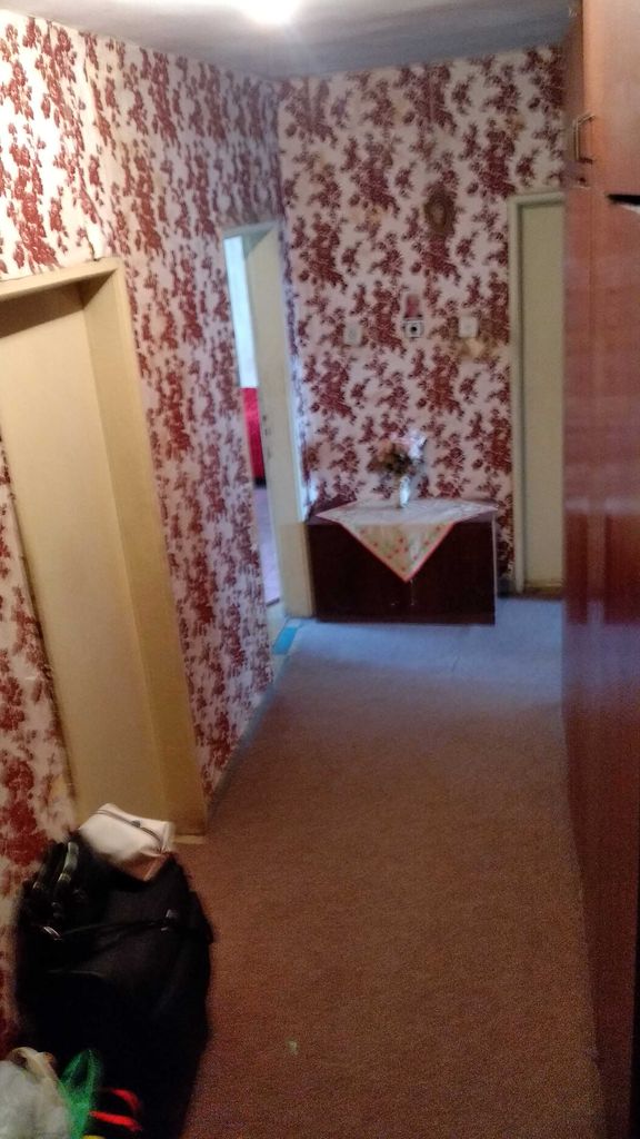 Продава се Тристаен апартамент в Кърджали, Център - 100 кв.м за 990 €/кв.м - Снимка #9