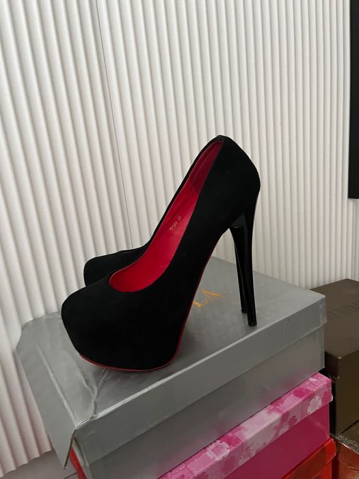 Туфли на каблуках