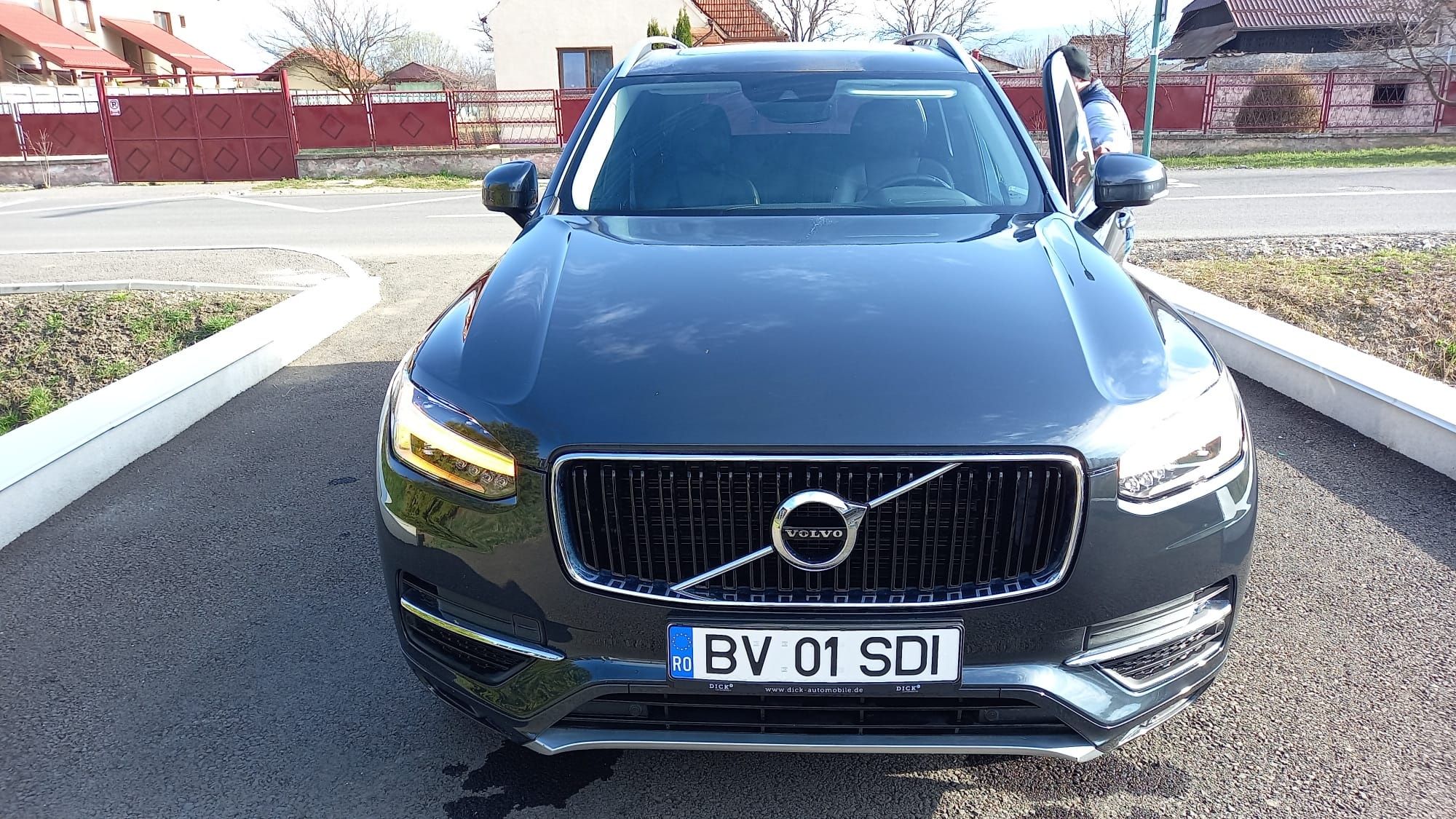 Vând Volvo XC 90