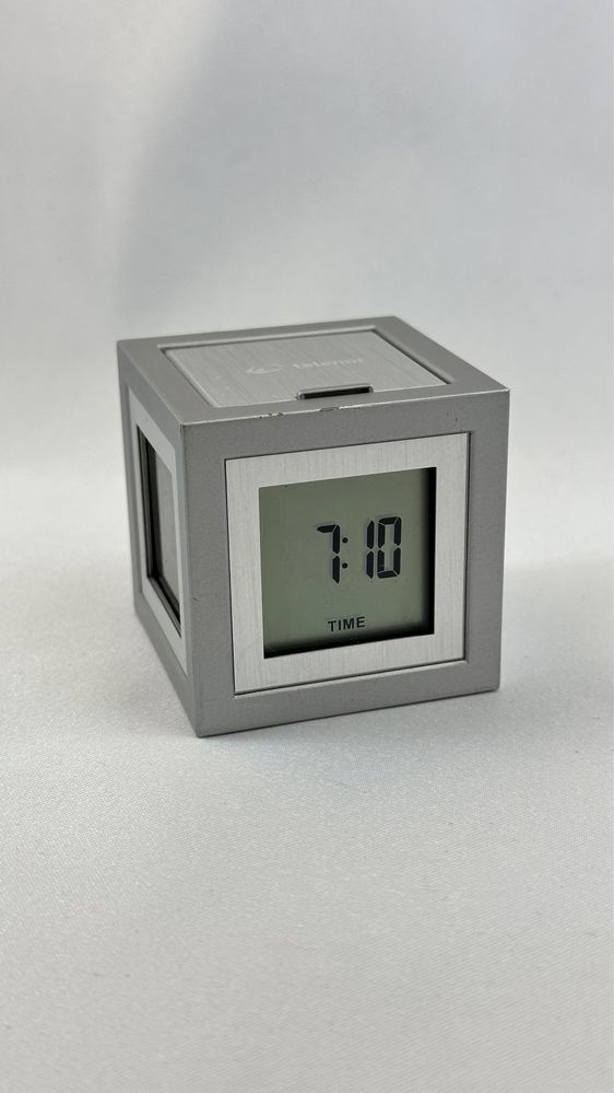 Lexon Cubissimo Ceas de birou cu alarma termometru calendar
