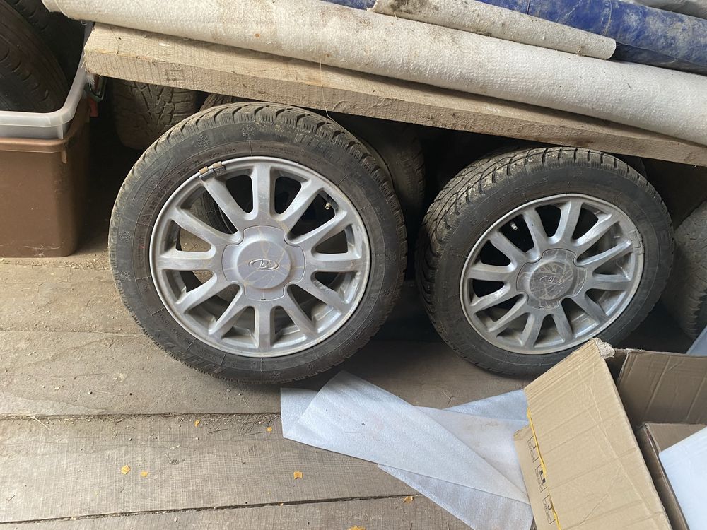 Продам диски с шинами от гранты люкс