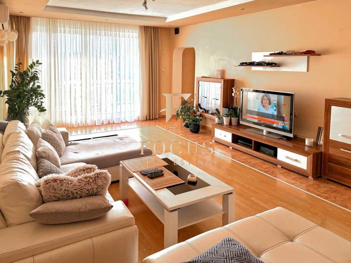 Продава се Етаж от къща в Пловдив, Коматевски възел - 140 кв.м за 1786 €/кв.м - Снимка #1