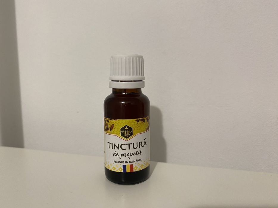 Vând miere de MÂNĂ, SALCÂM și tinctură de PROPOLIS!