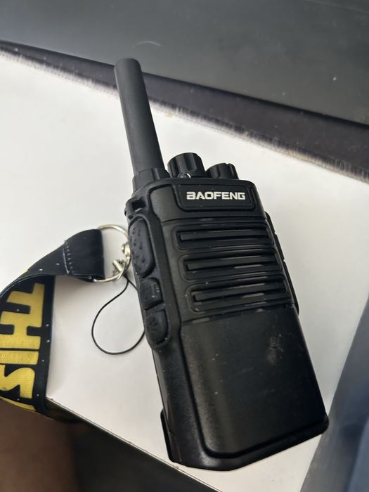 Продавам два броя радиостанция Baofeng BF-9700 с два броя слушалки