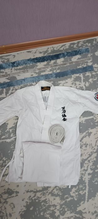Продам кимоно для каратэ