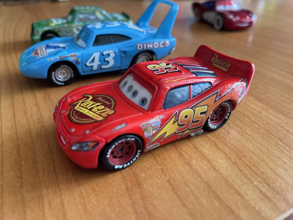 Vand masinute metalice Disney Pixar Masini Cars