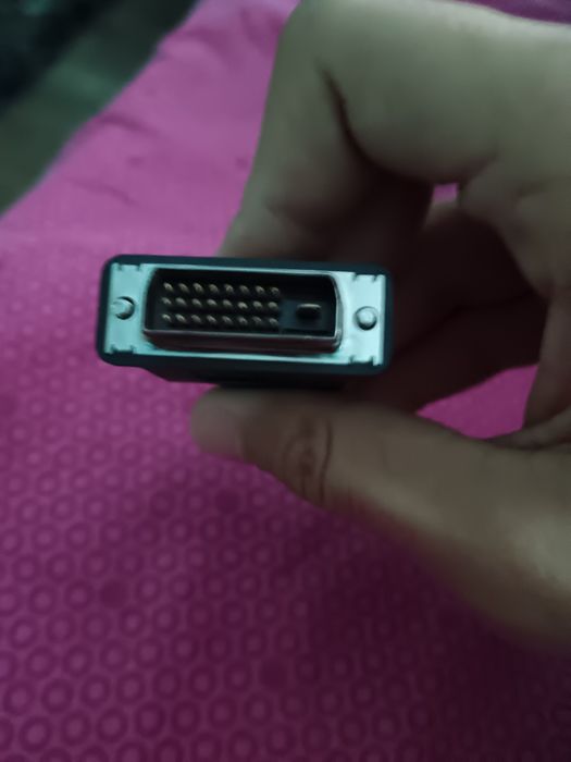 Vand adaptor de la dvi la vga