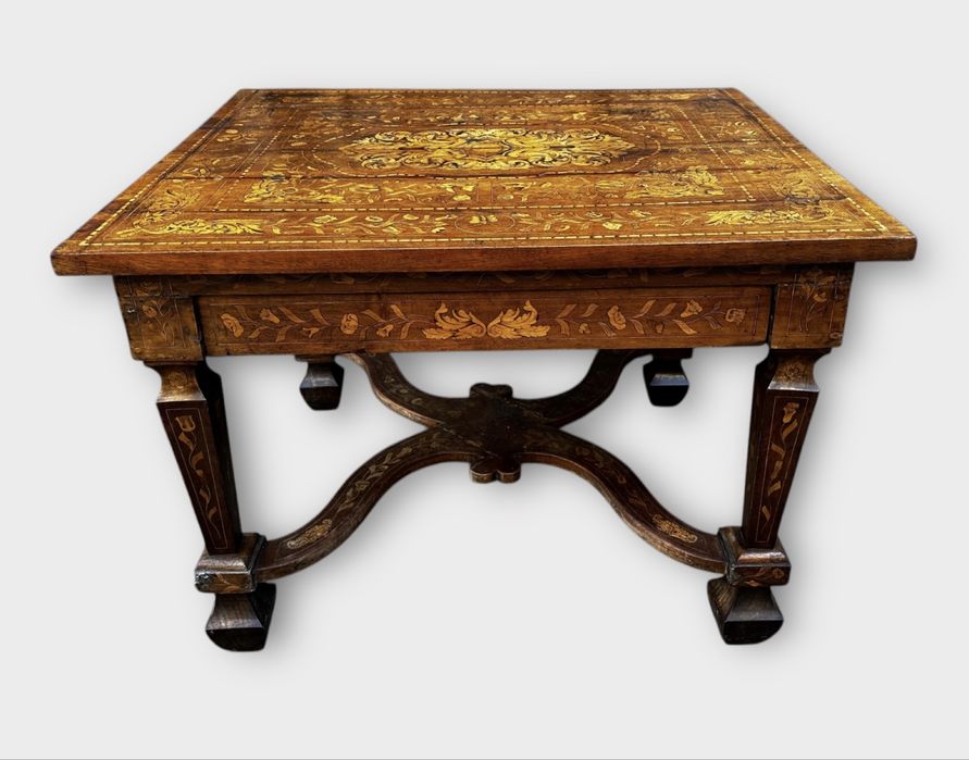 Masa cu intarsie veche perioada 1770