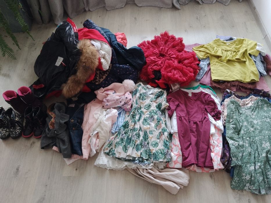 Lot ffff mare haine fetiță 104 / 110/ 116