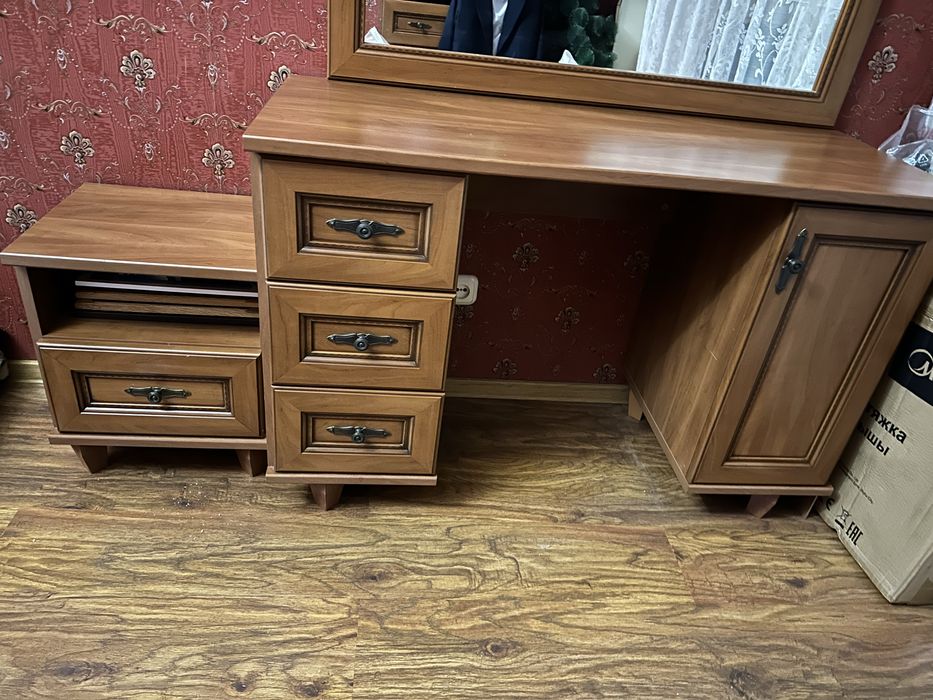 Продам спальный гарнитур б/у