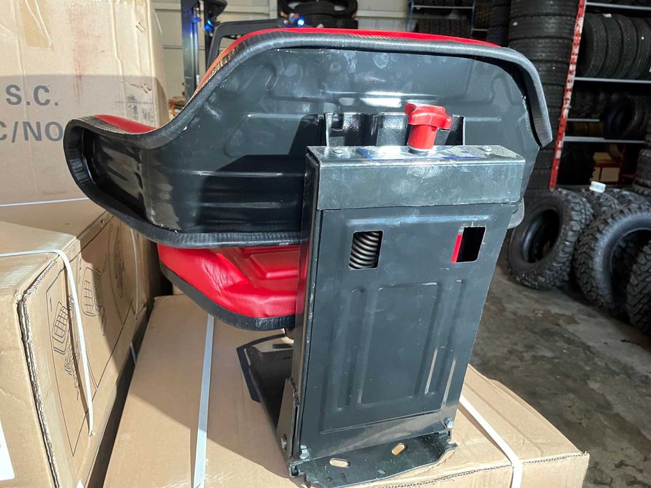Scaun nou de tractor UTB livrare pana acasa garantie