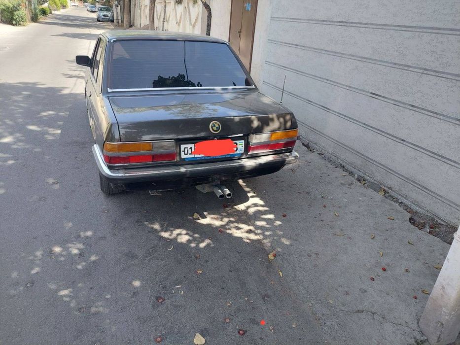 BMW E28 528i (Баварская версия)