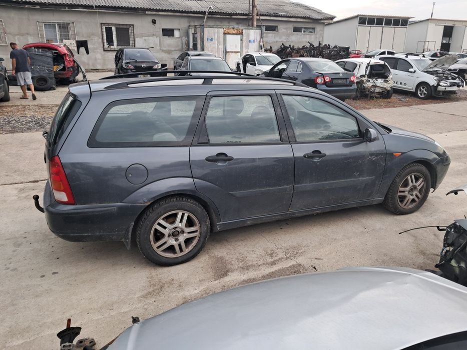 Dezmembrez ford focus break , 1.6i