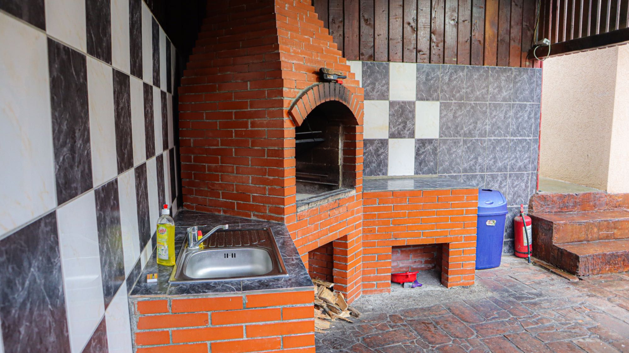 Pensiune/Cabana cu piscina munte Tabara Teambuilding Marginime Sibiu