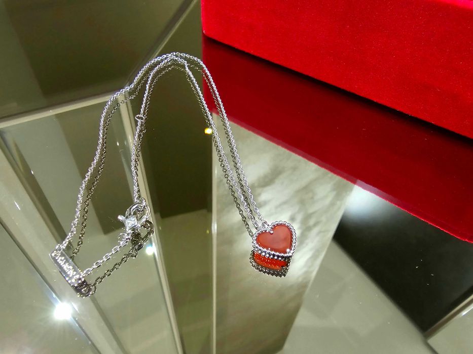 Van Cleef & Arpels VCA Silver Sweet Alhambra Red Heart Дамско Колие