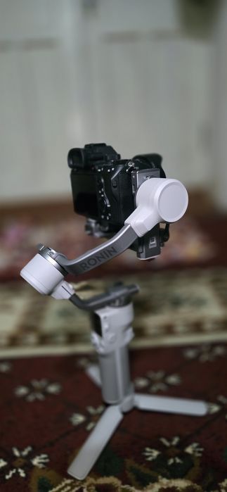 Sony A7 III 17mm obiktiv va ronin rs4 mini Yangi dakument karobka