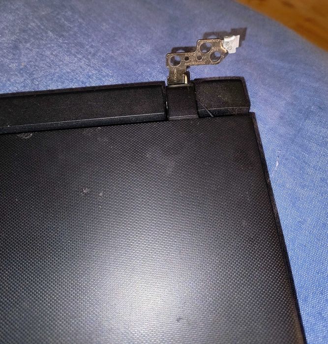 Продавам лаптоп lenovo