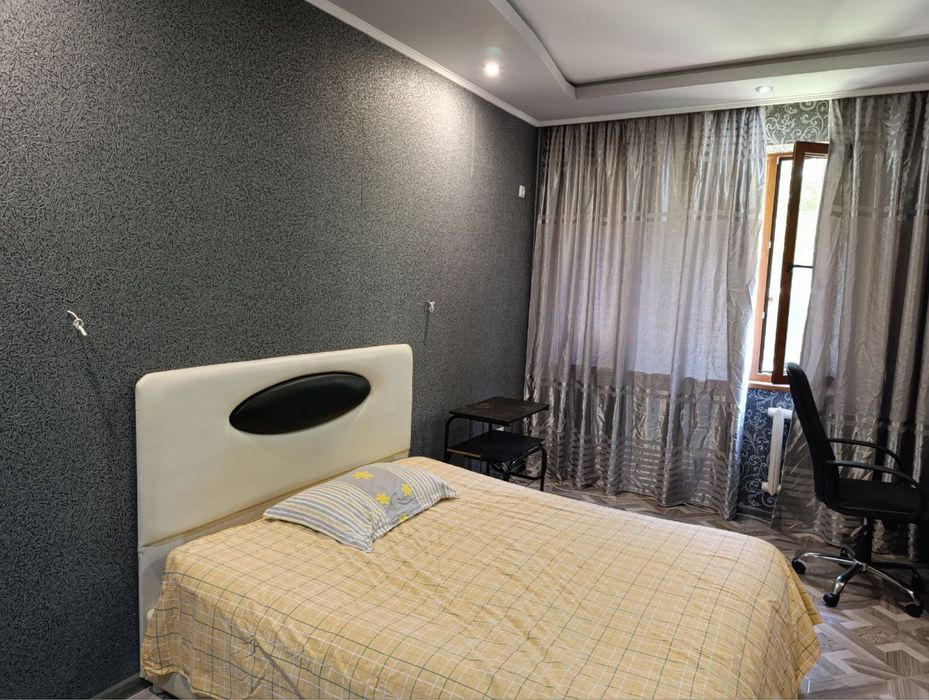 Продаётся 3х комнатная на 1м этаже.Ялангач,Дом Быта,187шк,корзинка.