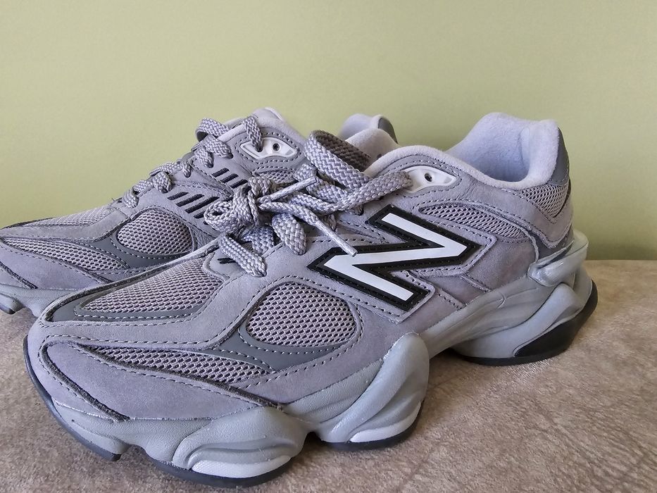 Маратонки New Balance 9060 
Естествена кожа, внос от Англия