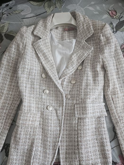 Сако букле бежаво