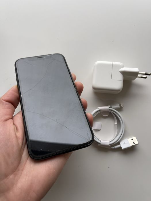• Iphone XR  •  BATERIE 91% •