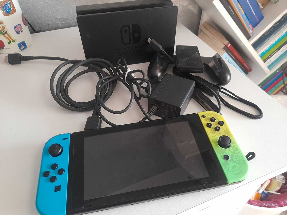 Nintendo Switch second-hand în stare foarte bună