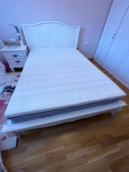 Vand pat, noptiera si saltea pat cu memorie