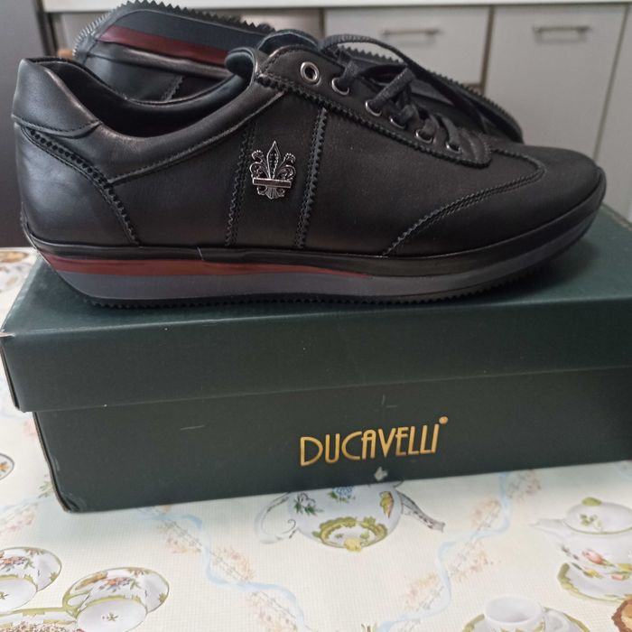 Продавам обувки DUCAVELLI