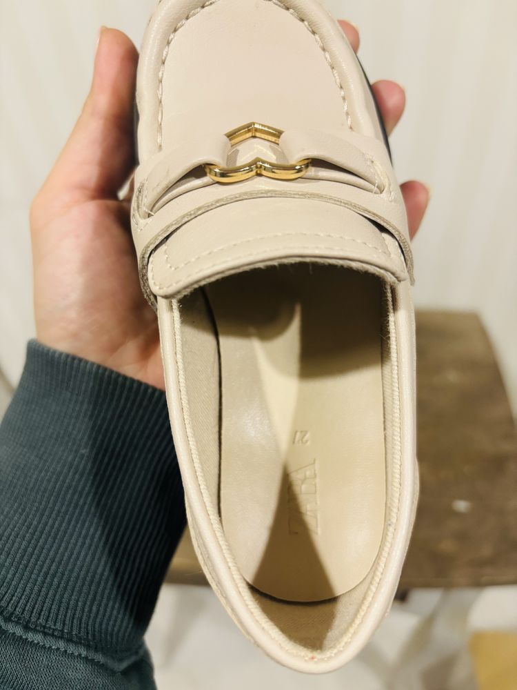 Обувки ZARA ,без забележки.Обувани броени пъти