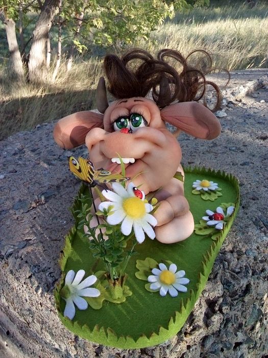 Бычок-символ Нового года. Интерьерная композиция. Размер 32 х 18.