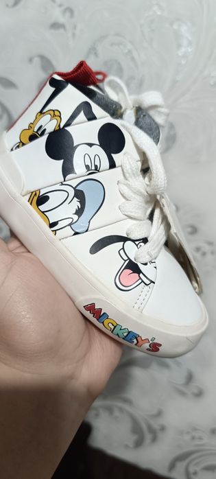 Продаются кроссовки детские