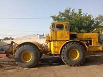 K-701 kasemsot traktor, yaxshi holatda, tayyor holat, plugi bilan