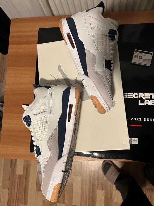 Jordan 4 SB Navy 44