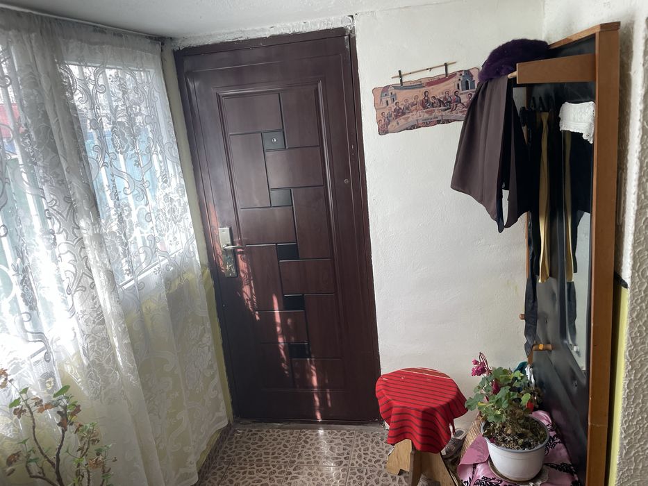 Casa la curte, potential afacere, teren pe colt