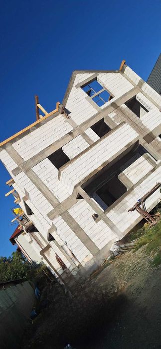 Apartamente de vanzare !