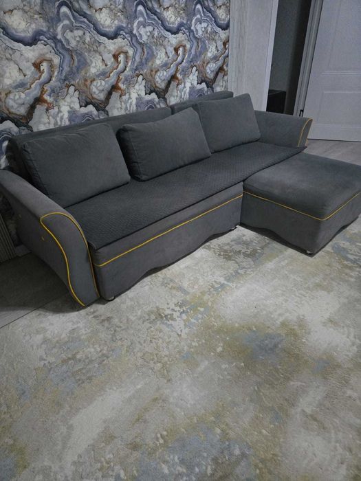 Продам раскладной диван.