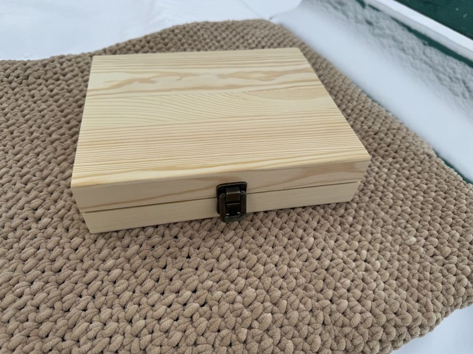 Шкатулка деревянная