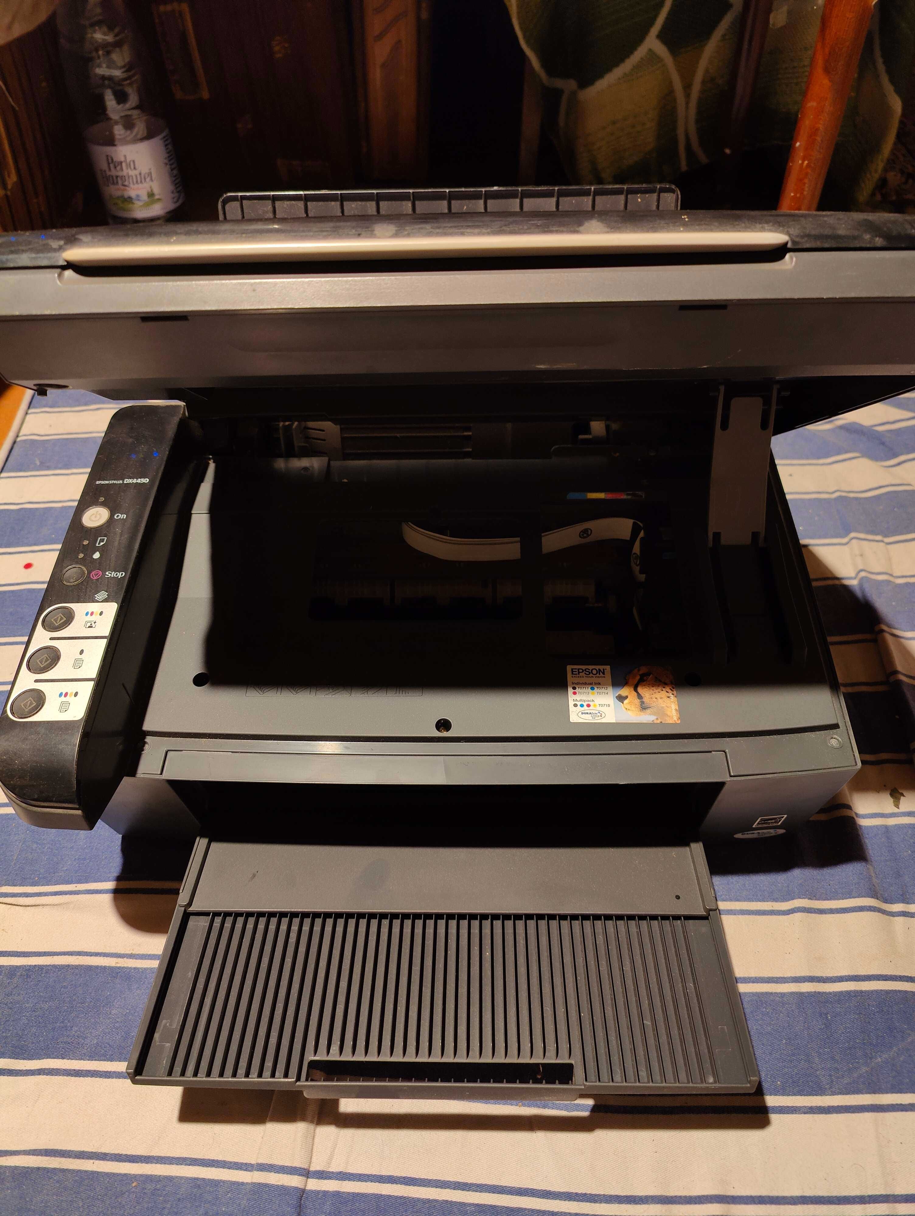 Epson Stylus DX4450 - multifunctionala imprimanta scanner