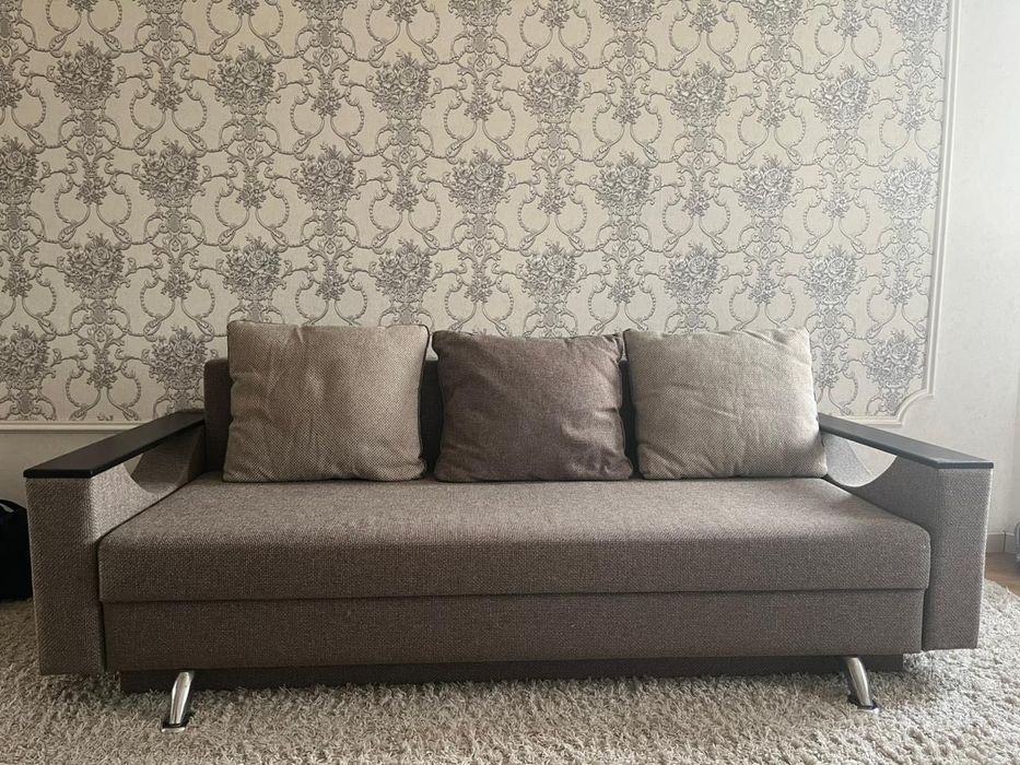 Диван, раздвижной состояние хорошее