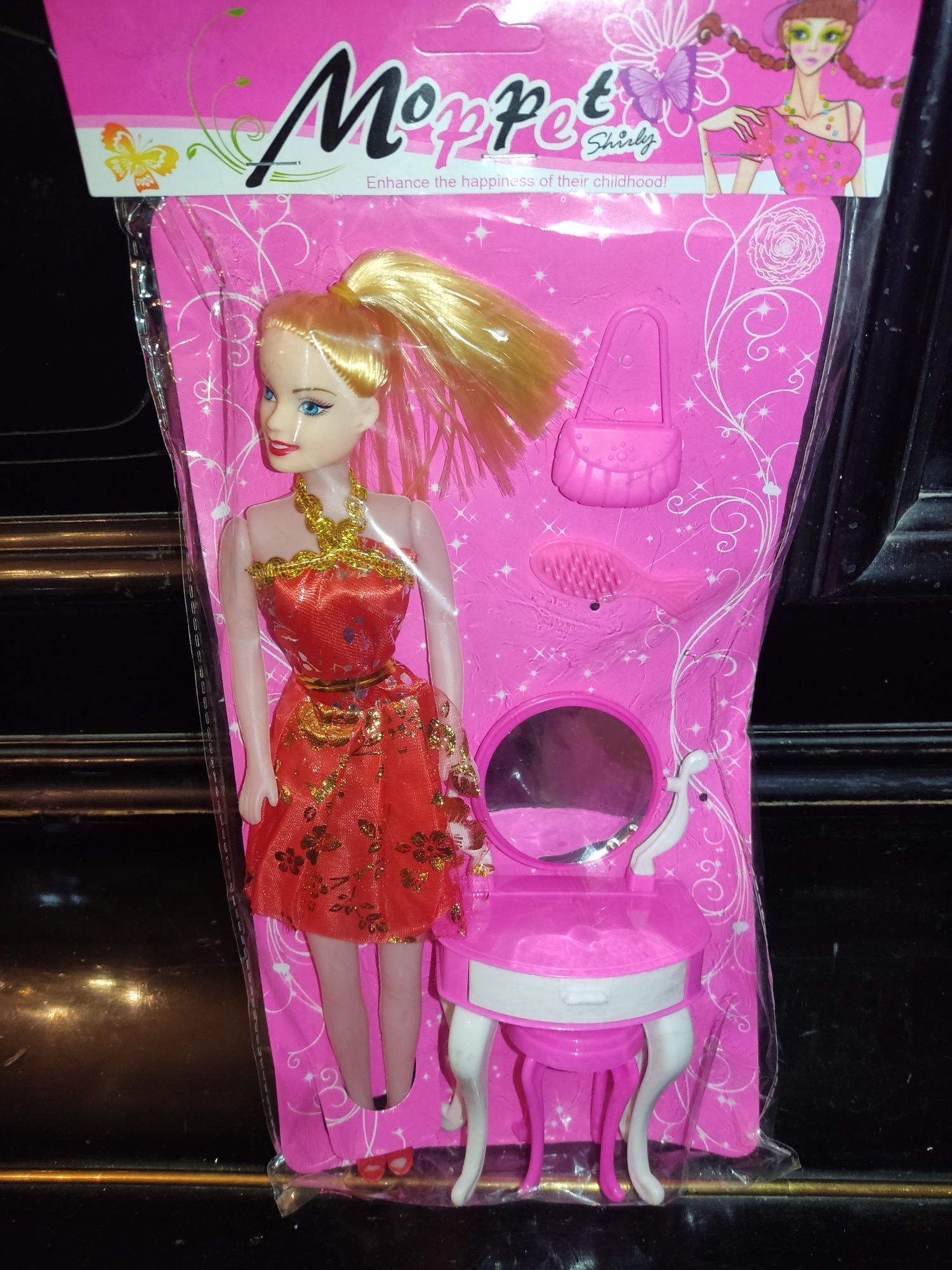 Кукла Барби с трюмо,стульчиком,расческой и сумочкой