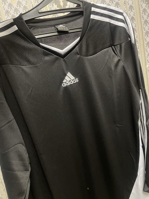 Продам рашгард Адидас