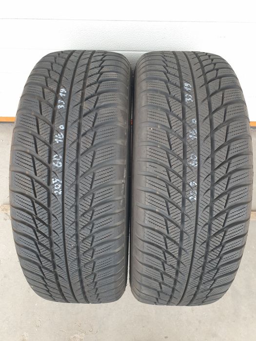 Зимни гуми 2 броя BRIDGESTONE Blizak LM001 205 60 R16 дот 3319