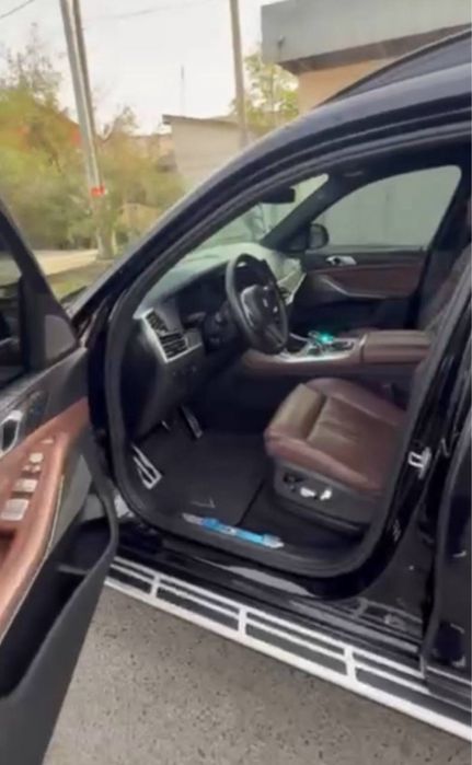 BMW X7 xDrive 40i 2021 год