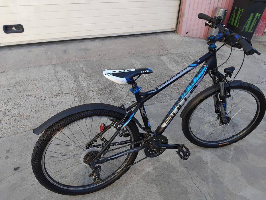Vând bicicleta Bulls din aluminiu